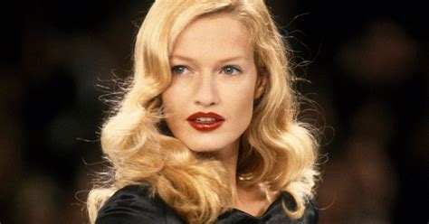 karen mulder net worth.